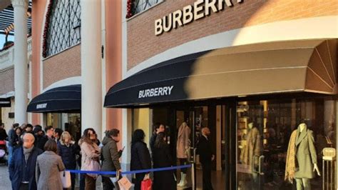 negozio burberry castel romano outlet|burberry outlet italia.